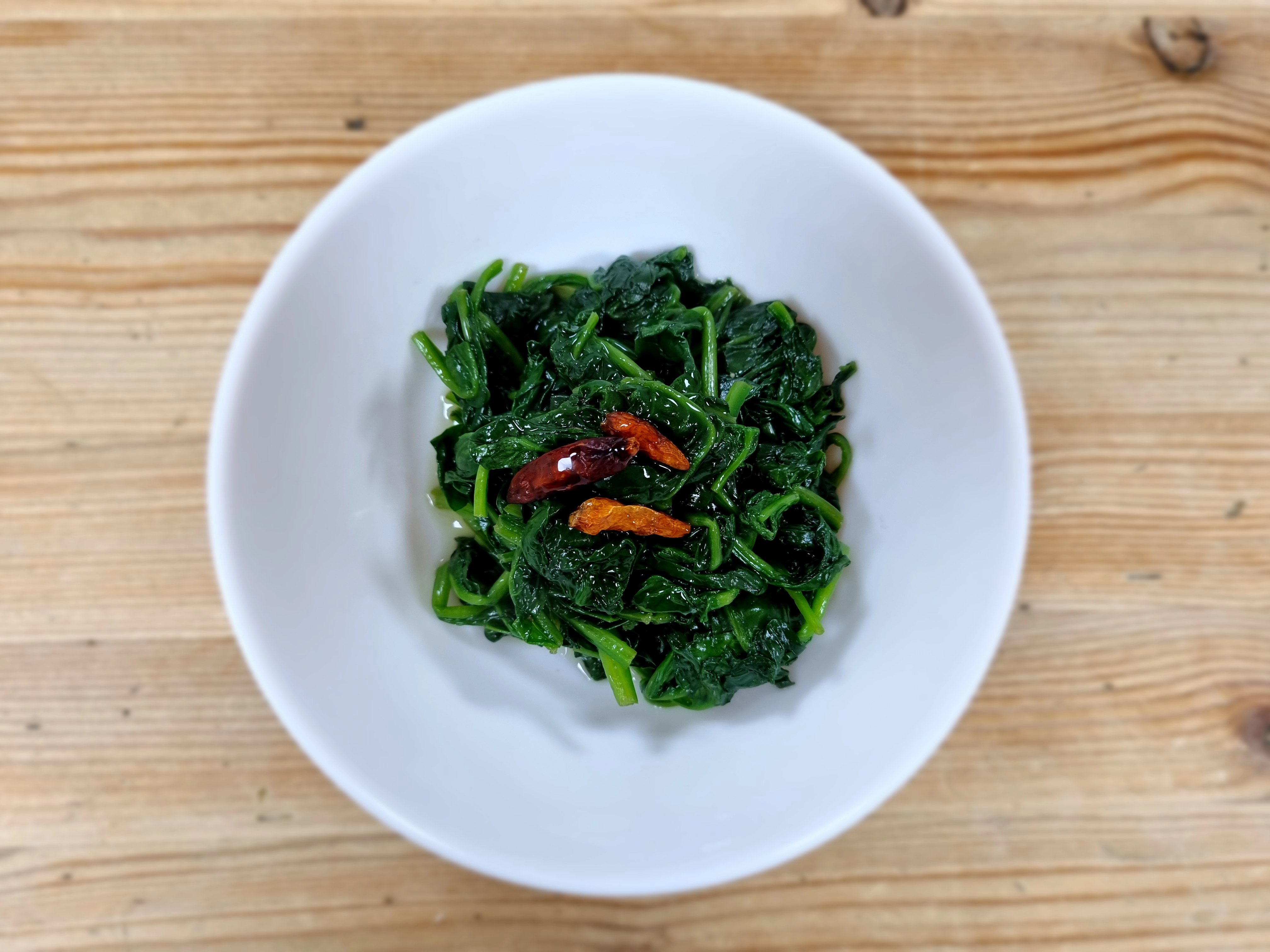 Stir-Fried Spinach With Garlic And Chilli (Vegan)