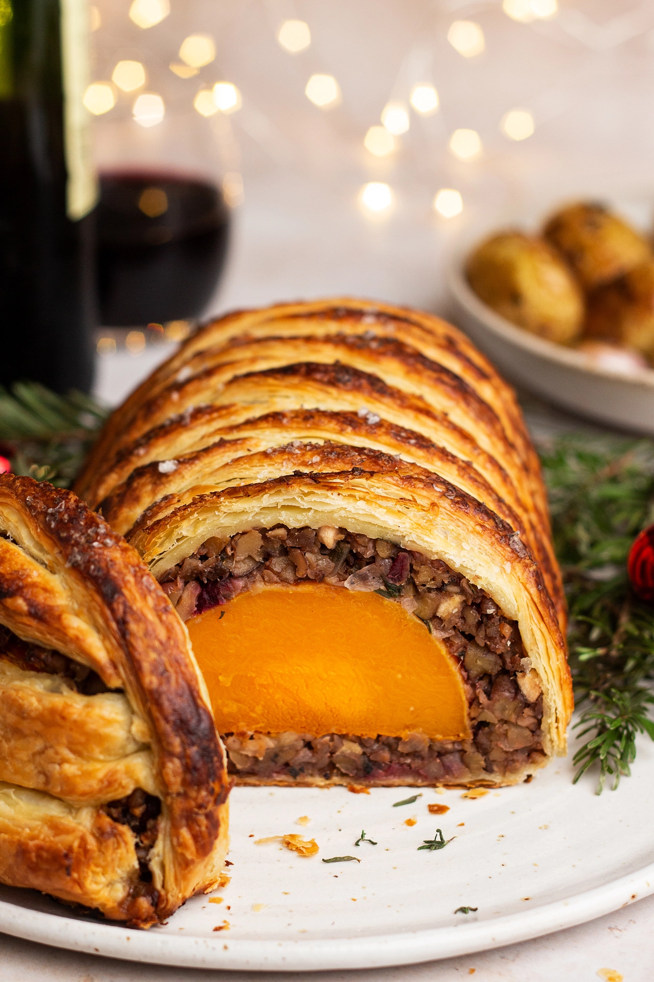 Butternut Squash Nut Roast Wellington Served With Vegeterian Jus (V)