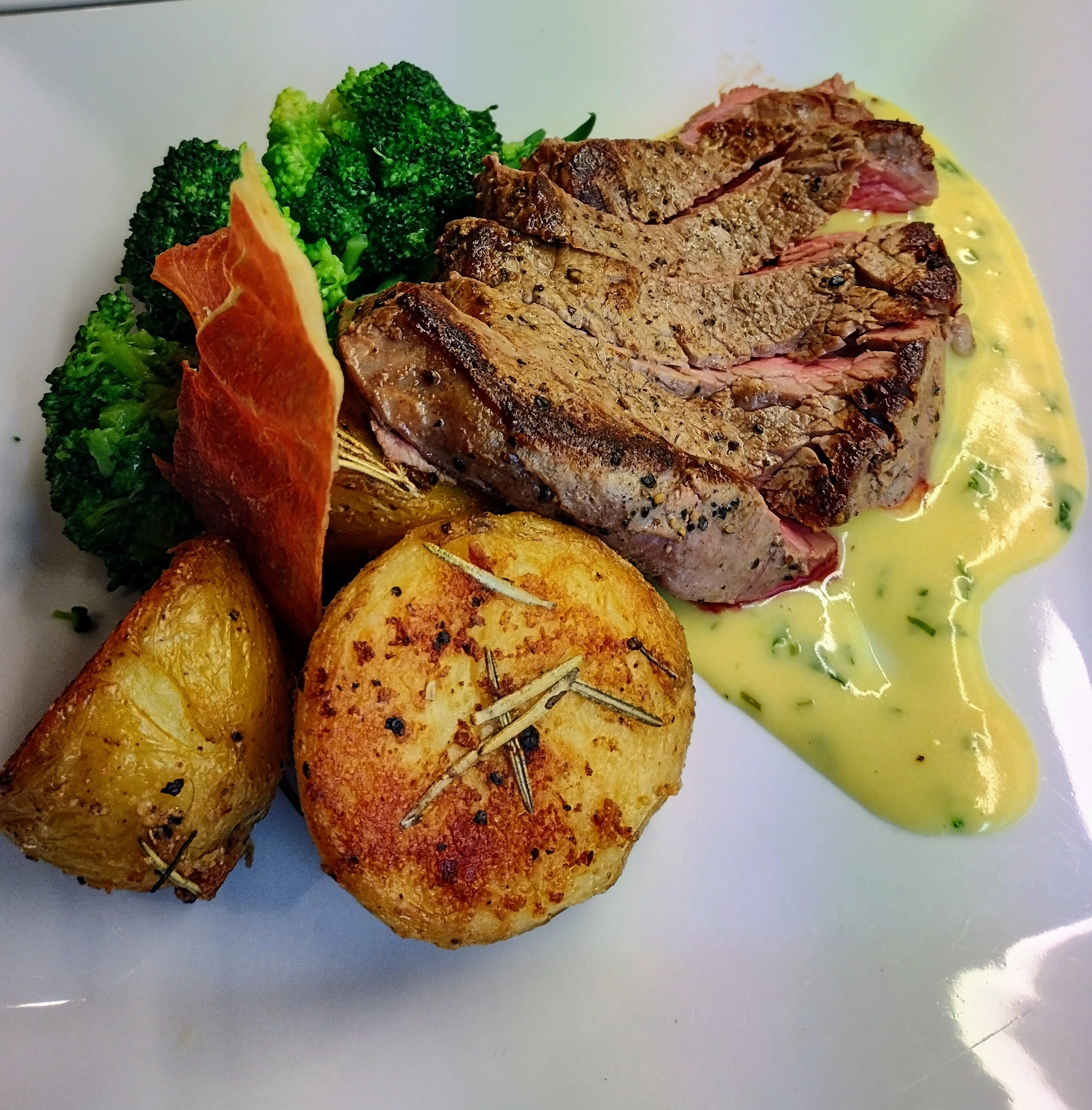 Rump Steak 6Oz, Bernaise Sauce (Gf)