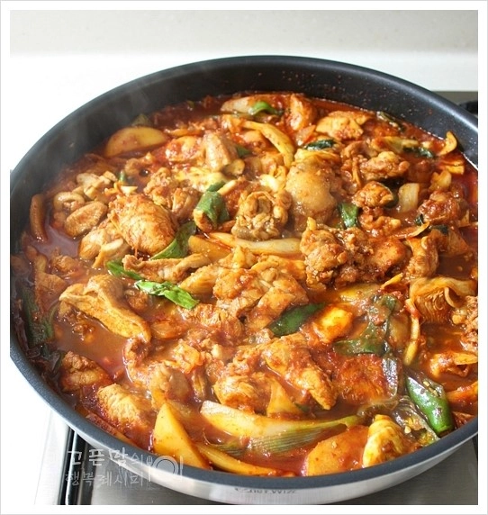 Dakgalbi (Gtf Award Winning Sauce, Stir Fried Spicy Korean Chicken With Sweet Potato, Onion, Garlic, Chilly Flake