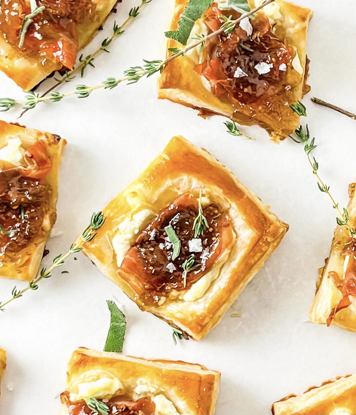 Baked Fig, Goat’s Cheese And Prosciutto Bite (V)