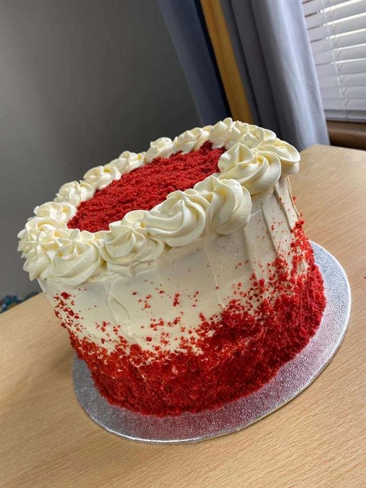 Red Velvet Celebration Cake (V/Ve) £65