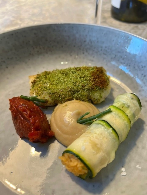 Herbs Crust Fillet Of Hake, Jerusalem Artichokes Cream, Chorizo And
Tomatoes Marmalade