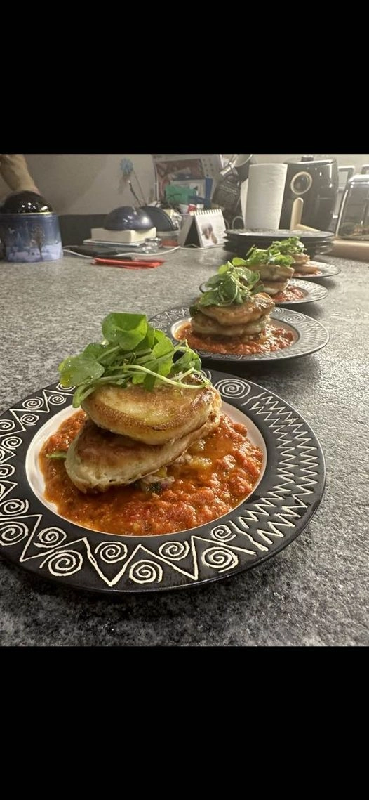 Feta & Courgette Fritters, Tzatziki, Pico De Gallo (V/Ve)