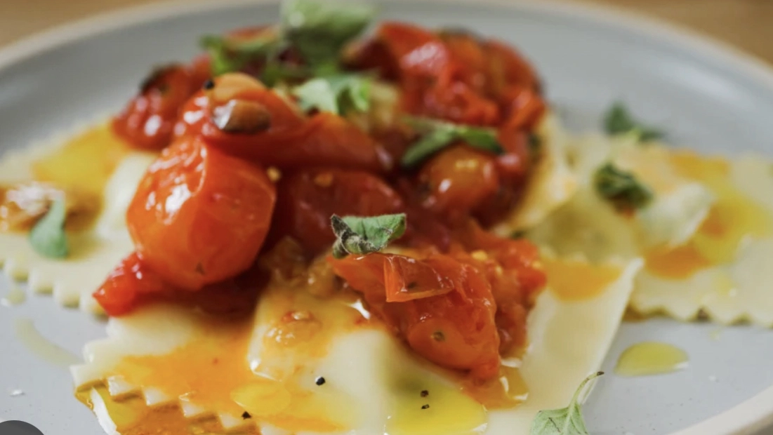 Spinach And Ricotta Ravioli (V)