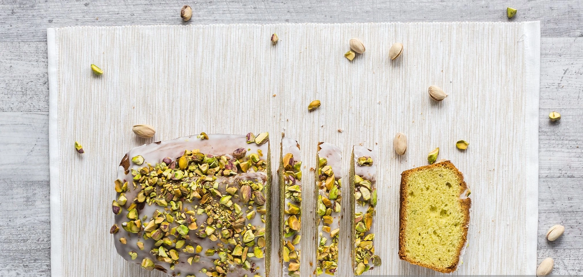 Light Pistachio Cake With Mint Yoghurt