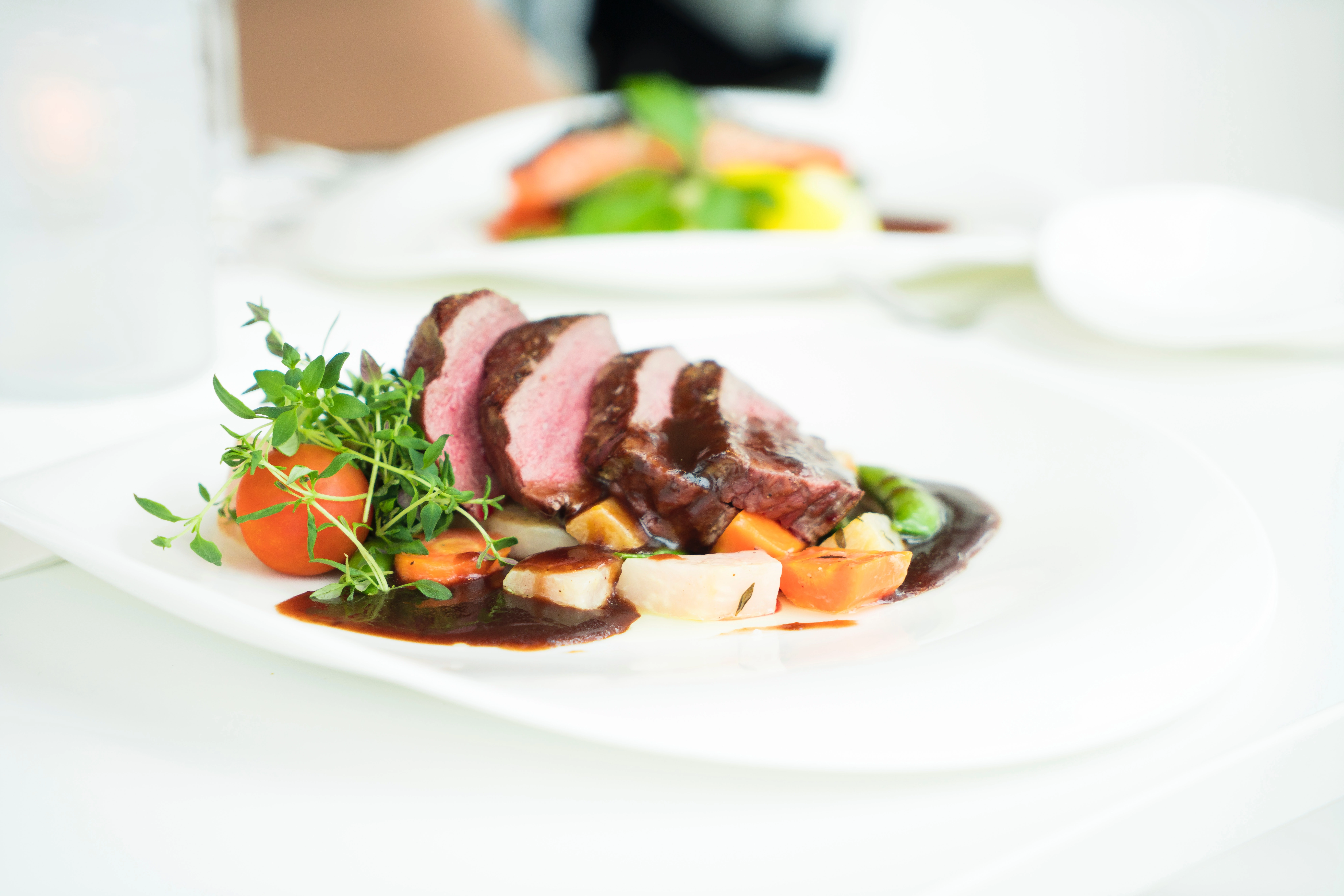 Dry Aged Sirloin Steak, Cherry Vine Tomatoes, Chunky Beef Dripping Chips & Peppercorn Sauce