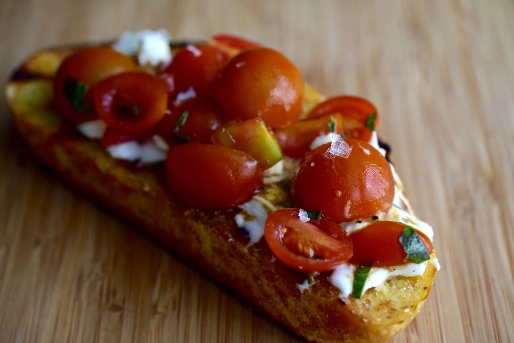 Burrata Crostini