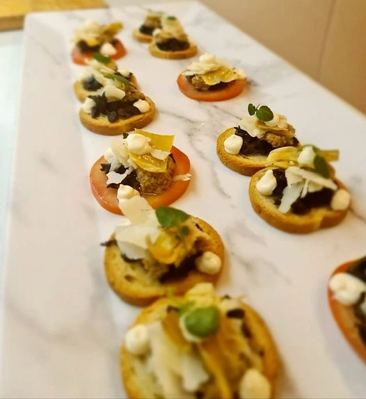 Minced Olive & Aioli Bruschetta (V/Ve)
