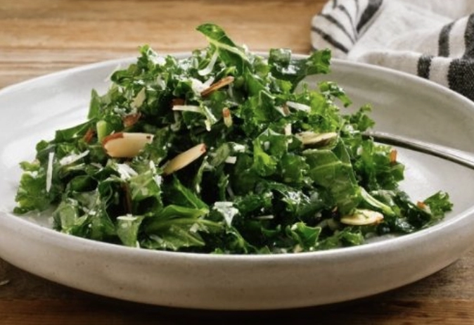 Avocado & Kale Salad With Miso Dressing (V)