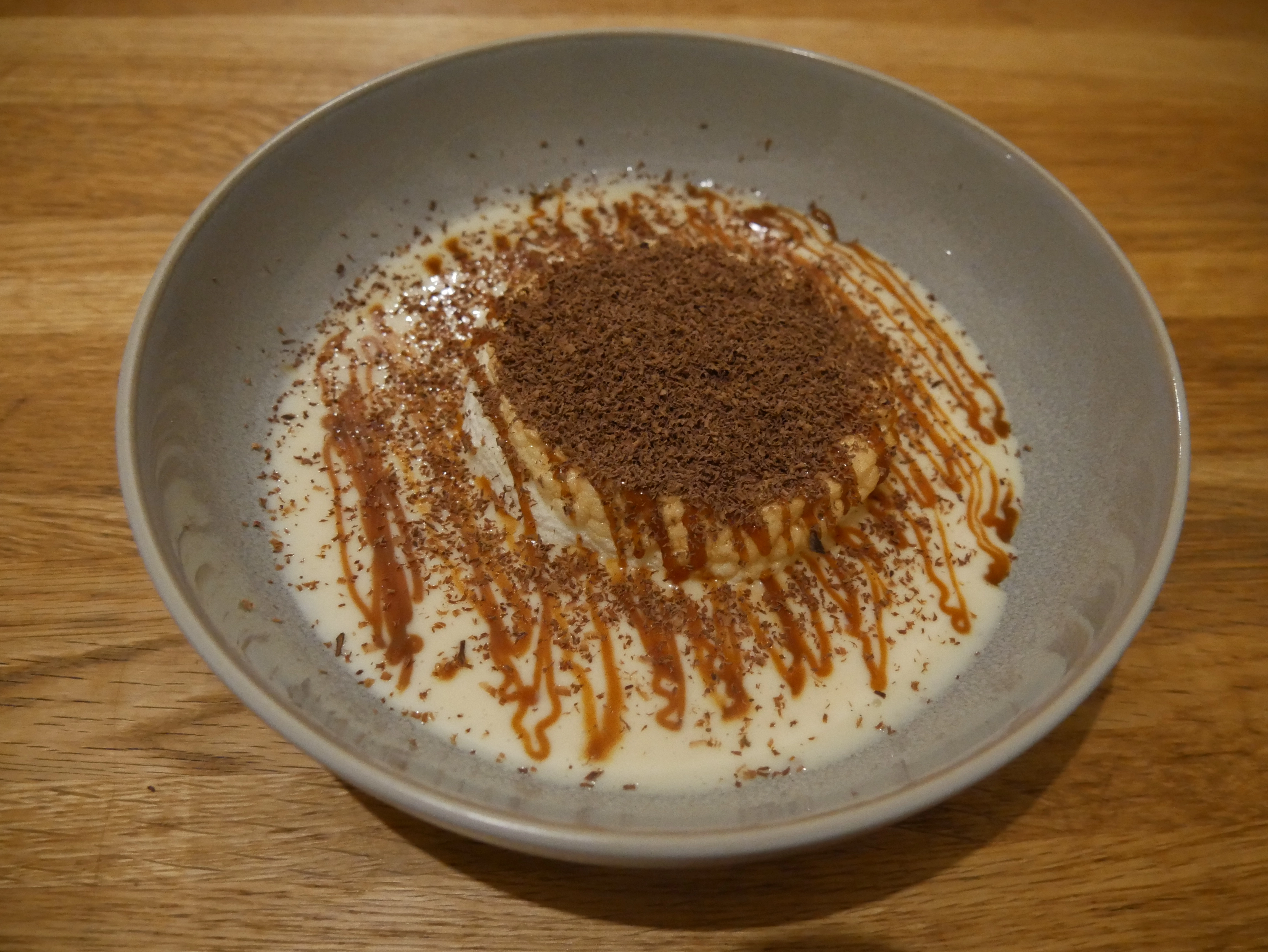Classic « Île Flottante » Cooked Meringue 'Islands' Floating In Vanilla Custard With Caramel