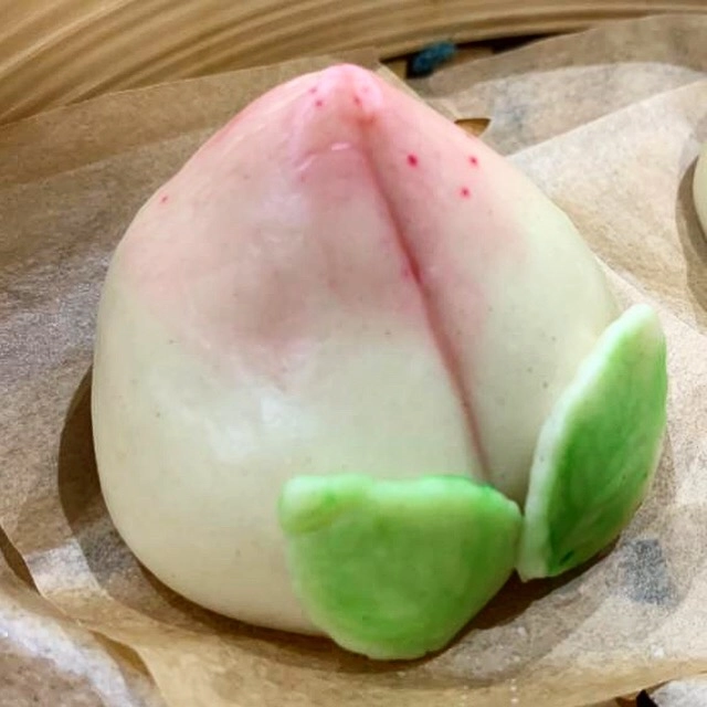 Traditional Sweet Lotus Paste Steamed Buns