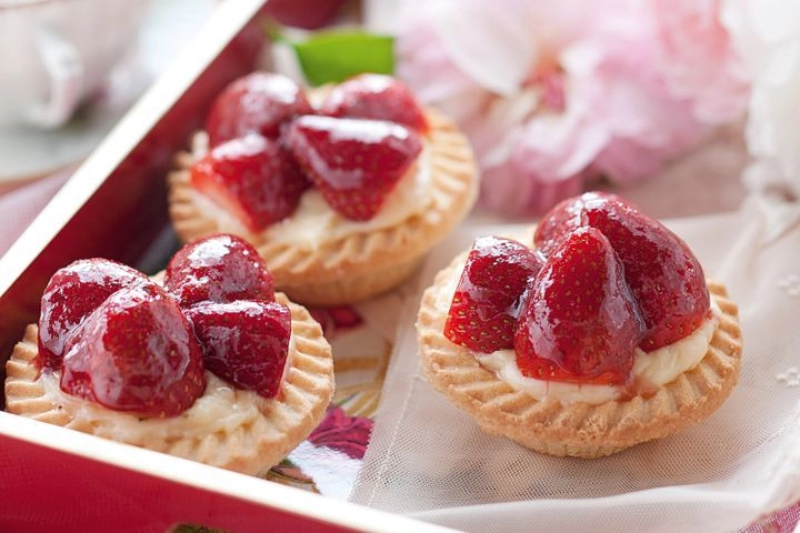 Strawberry Tart & Clotted Cream