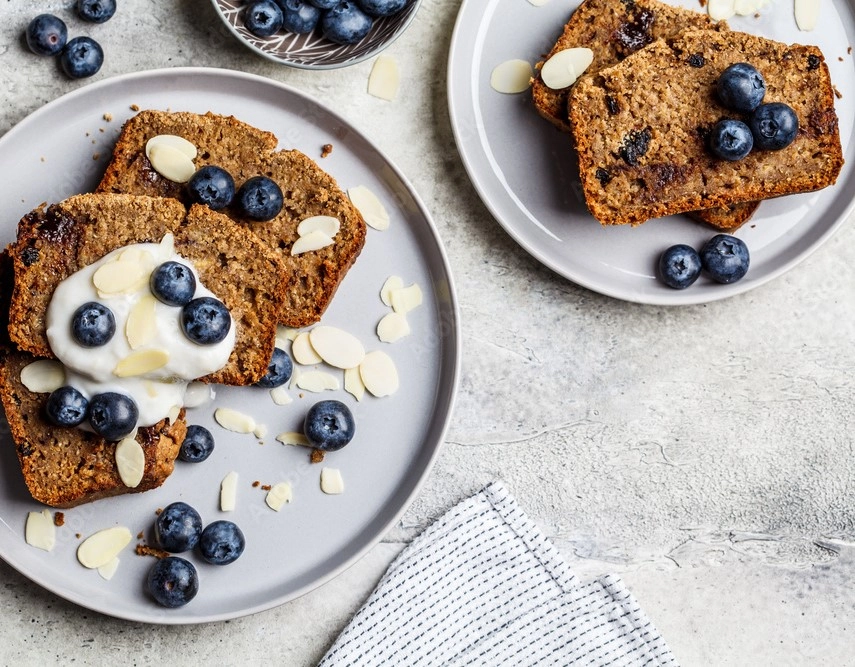 Light Banana Cake With Plain Greek Yogurt