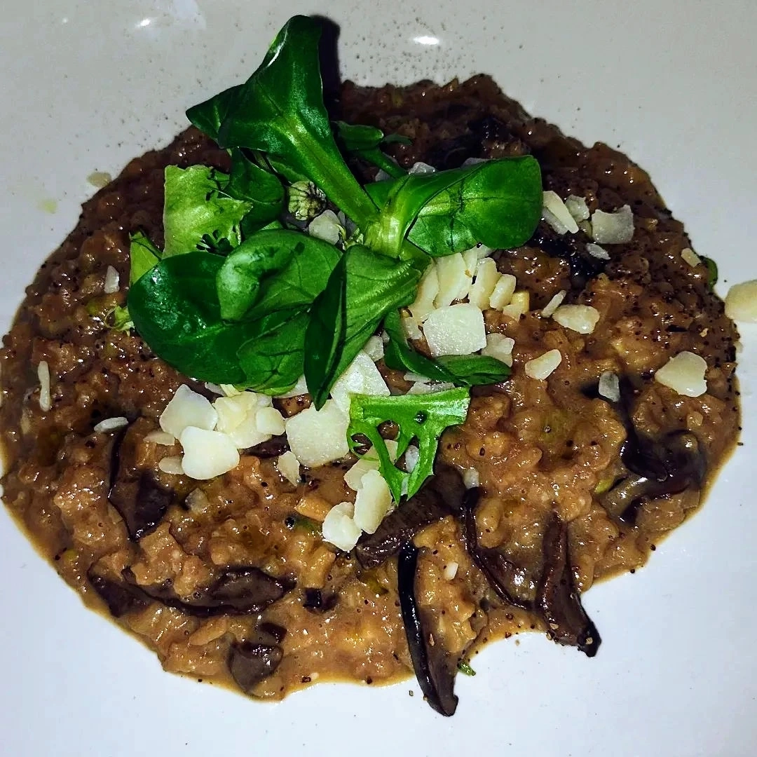 Rich Mushroom & Truffle Risotto, Parmesan, Rocket (Gf, V)