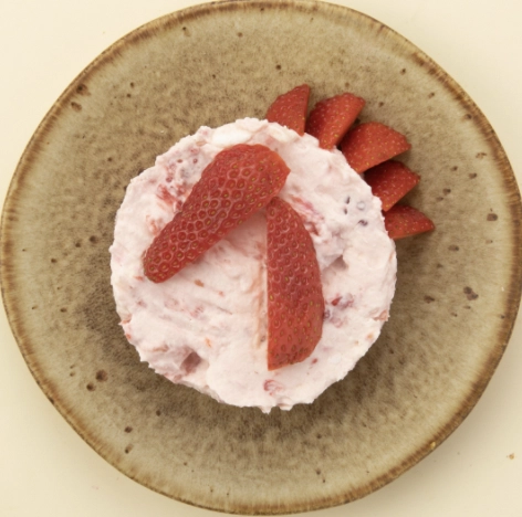 Traditional Eton Mess
