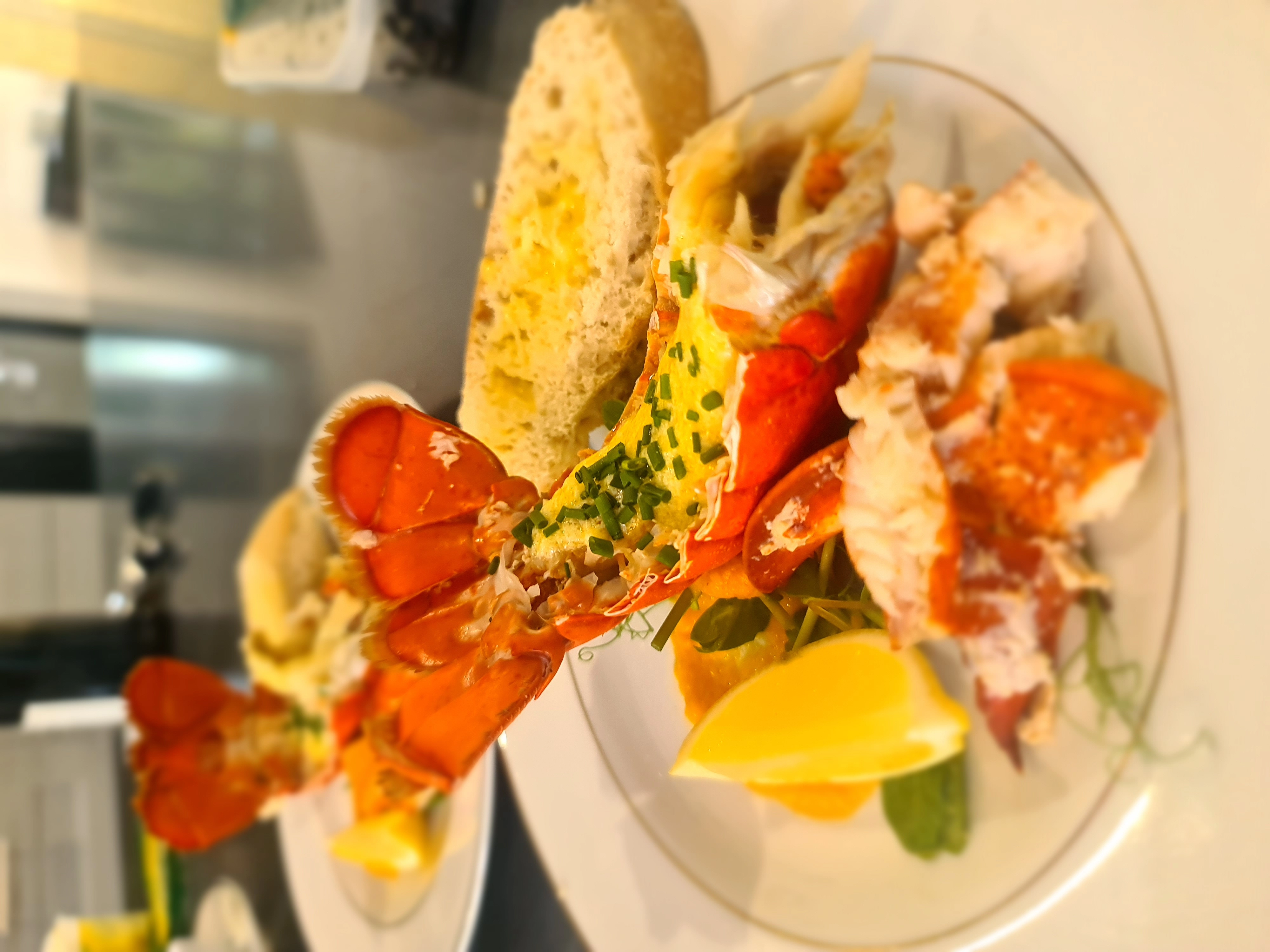 Lobster & Mac N Cheese, Mixed Leaf Salad