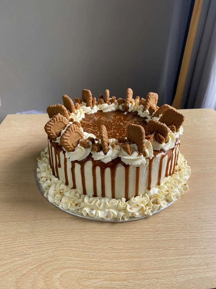 Lotus Biscoff Celebration Cake (V/Ve) £65