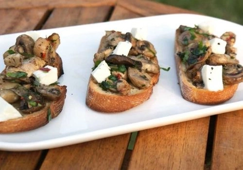 Bruschetta With Mushrooms & Mozzarella