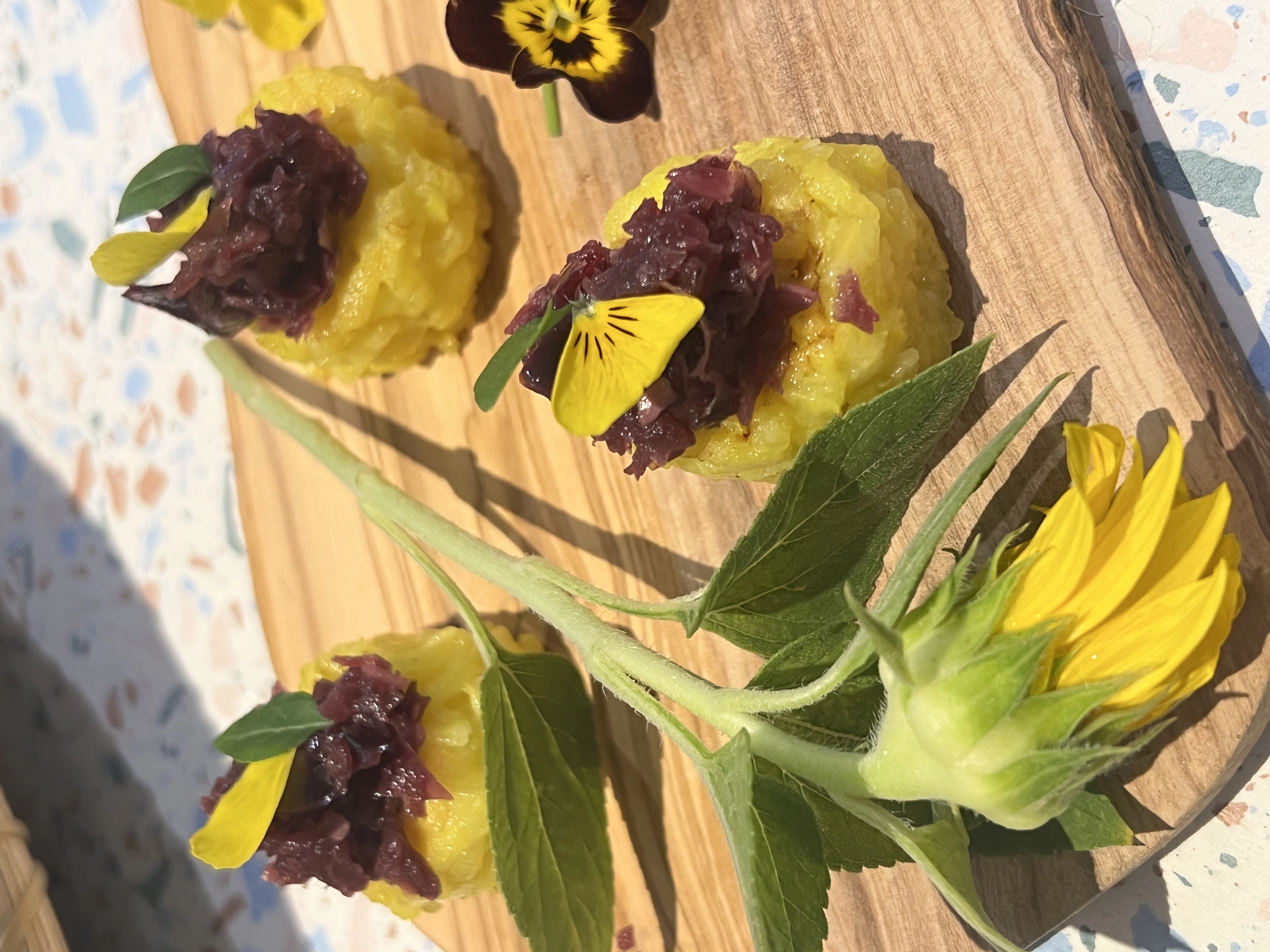 Saffron Risotto Cakes Topped With Red Onion Jam (Cold) (Ve)