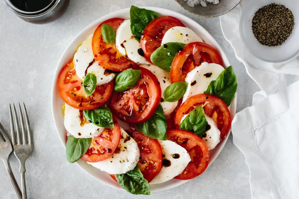 Caprese Salad (V)