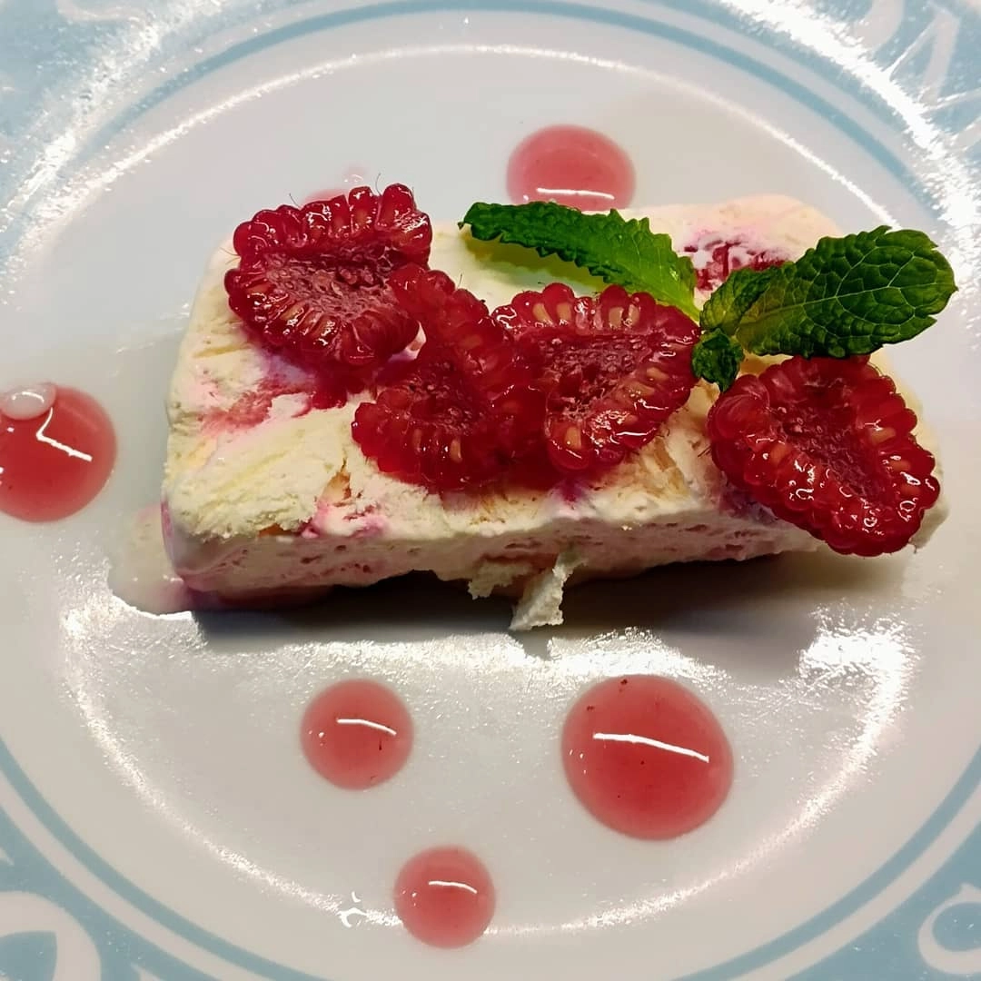 Raspberry & Pistachio Semi Fredo, Chantilly Cream (Gf)