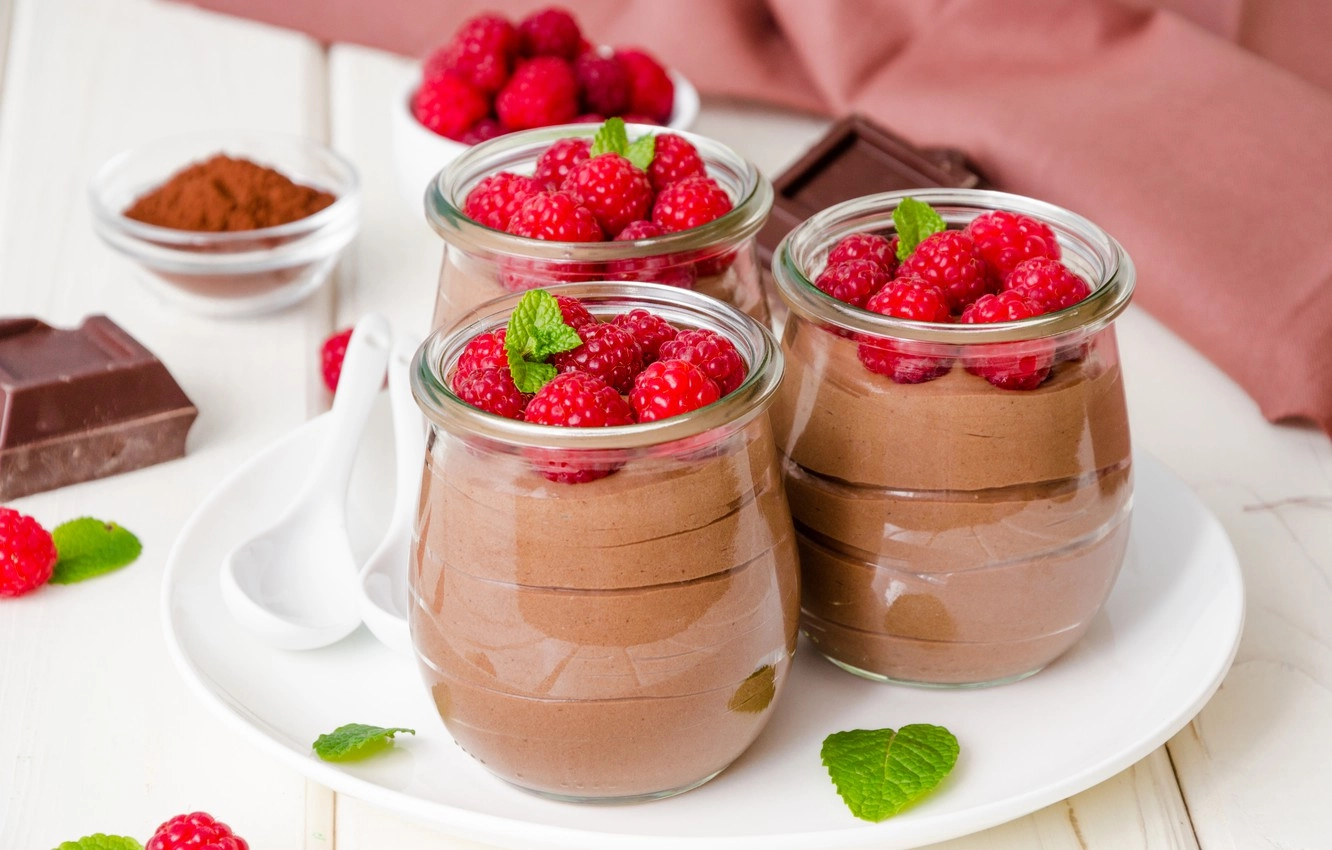 Chocolate Mousse With Fresh Raspberry
