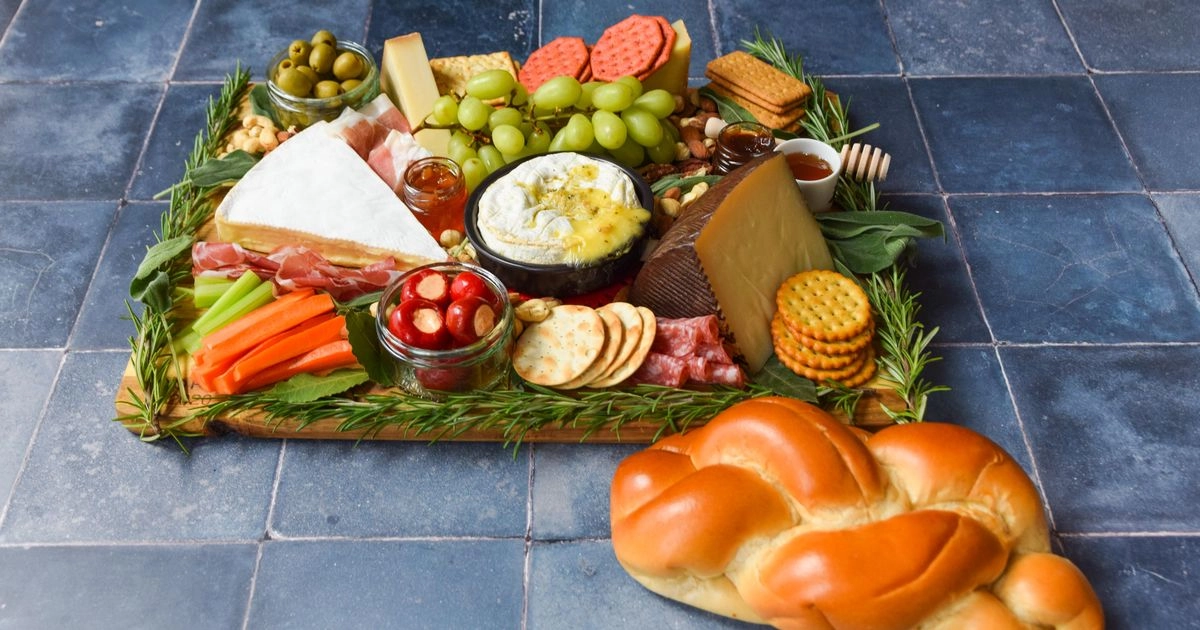 Tabla De Quesos (Spanish Cheeseboard), V