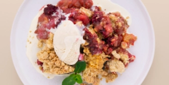 Apple And Berries Crumble With Vanilla Ice Cream