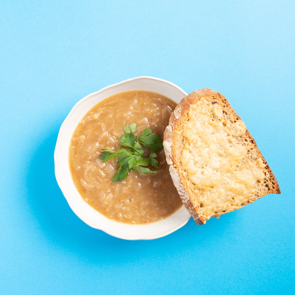 Classic Onion Soup With Toasted Garlic Bread With Cheese
