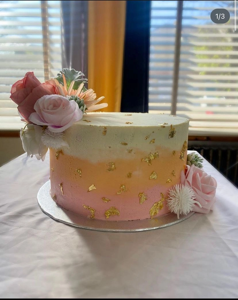 Ombre Flowers Celebration Cake (V/Ve) £65