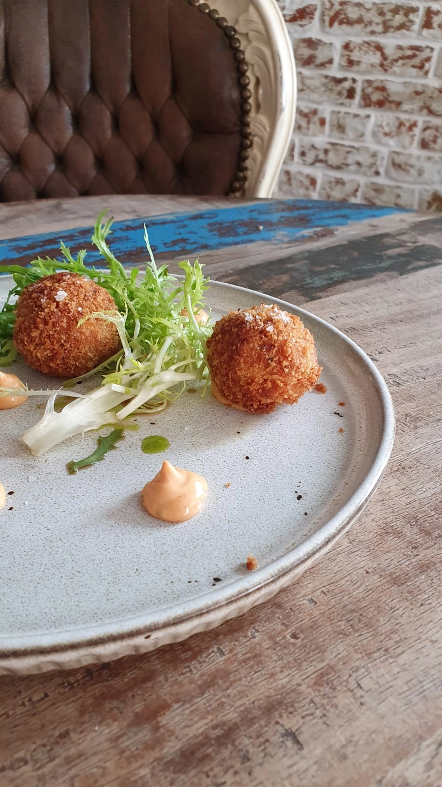 Candied Wallnut And Caramelized Pear Salad, Vegan Feta Cheese. (V)(Vg)