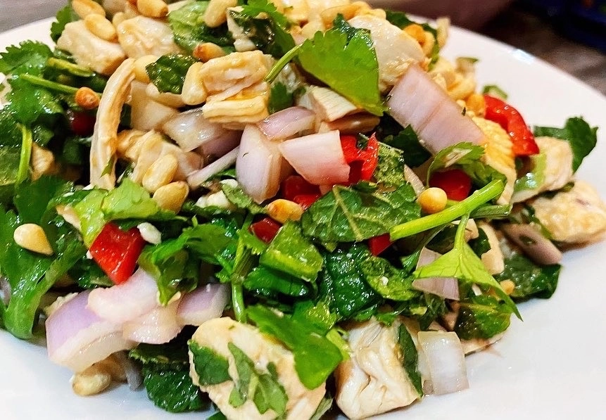 Yunnan Chicken Salad With Lettuce Wrap