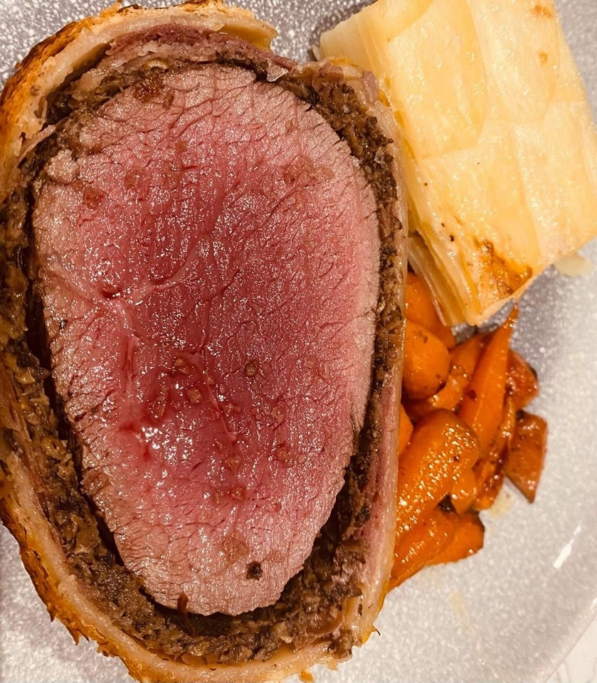 Beef Wellington, Potato Dauphinoise, Roast Baby Carrots, Yorkshire Puddings & Red Wine Jus