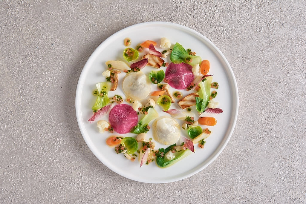 Végétale Ravioli, Grilled Pickled Mushrooms, Tomato And Herb Vinaigrette (V)