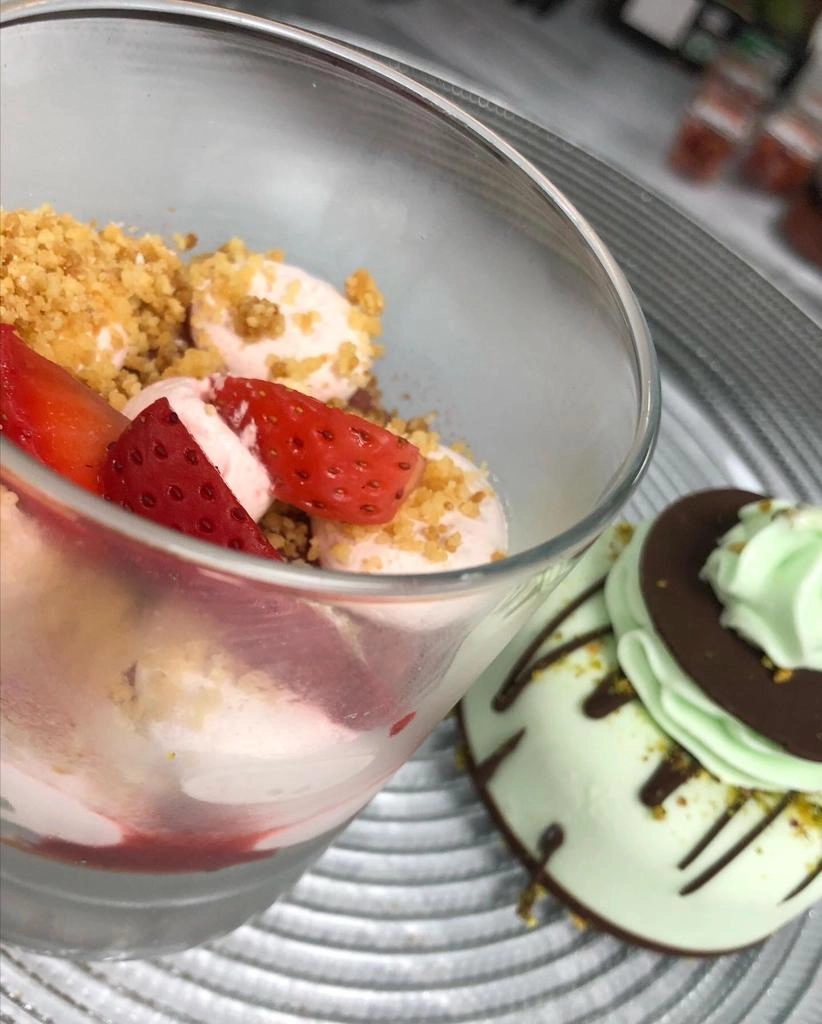 Strawberry Tiramisù (V/Ve)