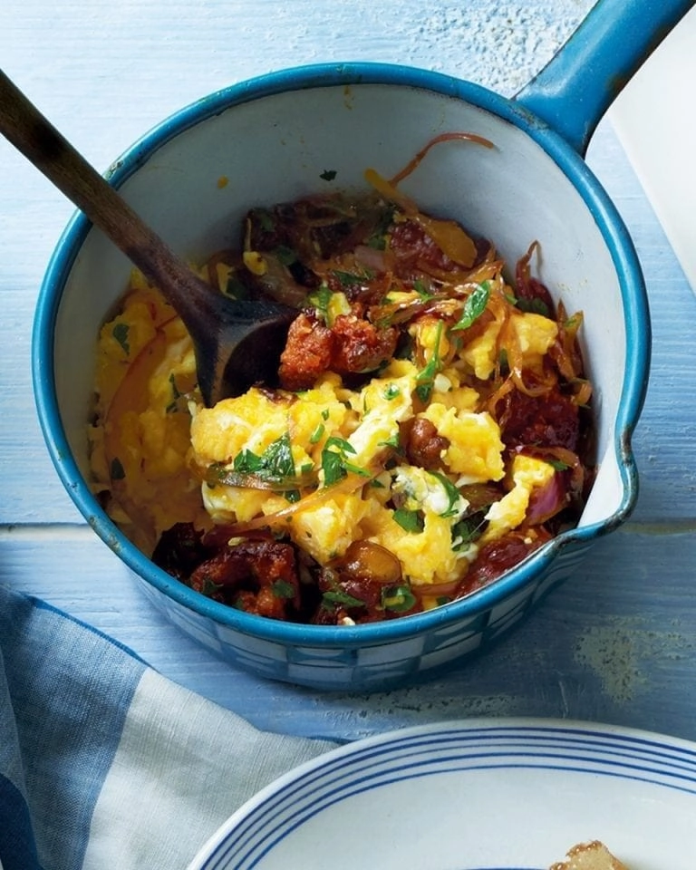 Revuelto De Chorizo Con Jerez