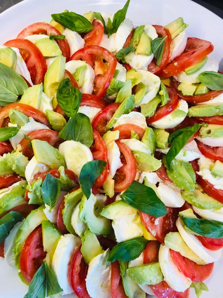 Caprese & Avocado (V)