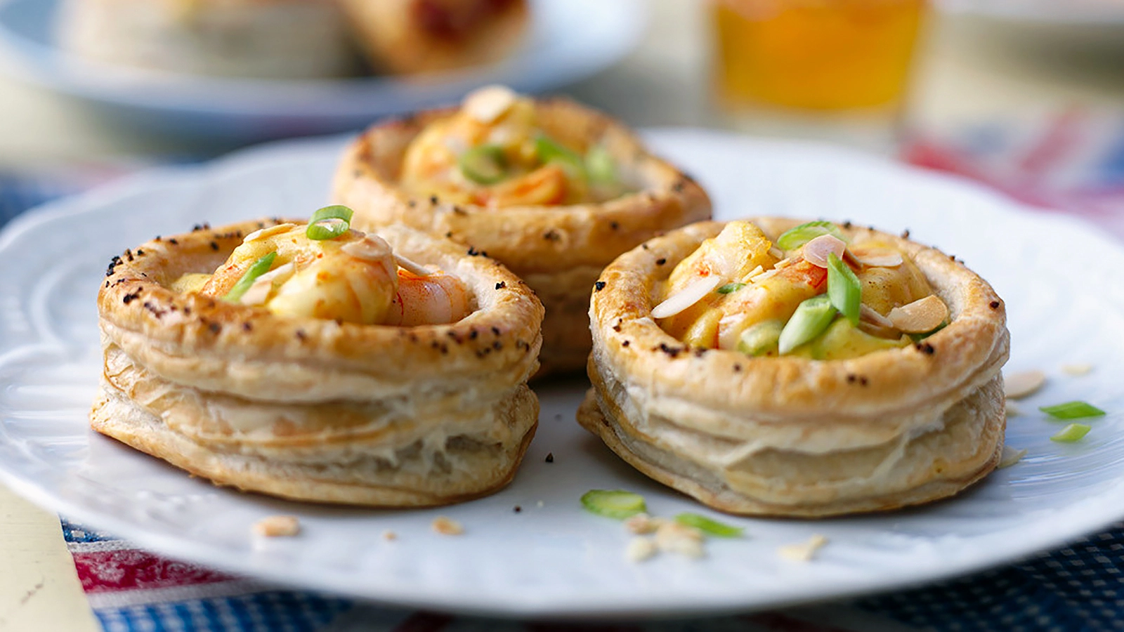 King Prawn Vol Au Vent With Chive And Cream Cheese 