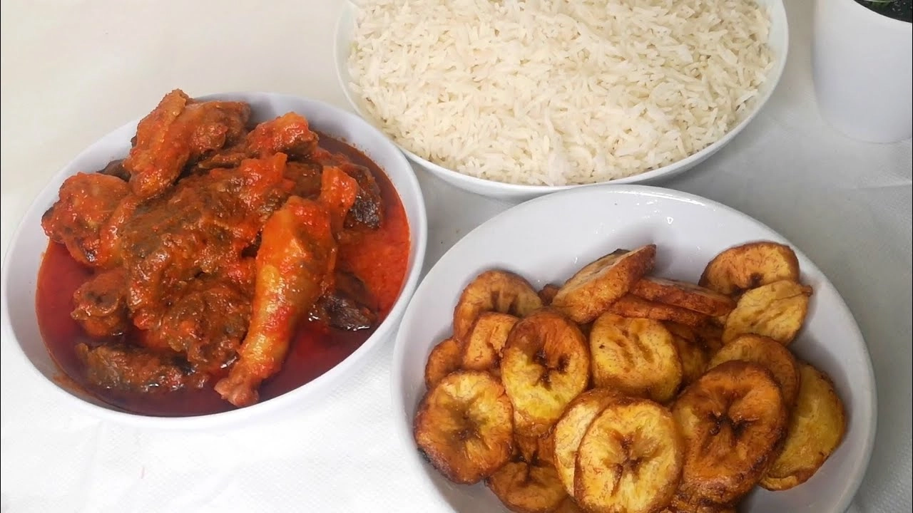 Plain Rice, Fried Plantain, And Island-Style Coleslaw (Ve)