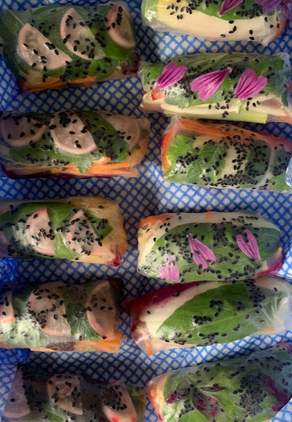 Fresh Rice Paper Rolls With Peanut Sauce