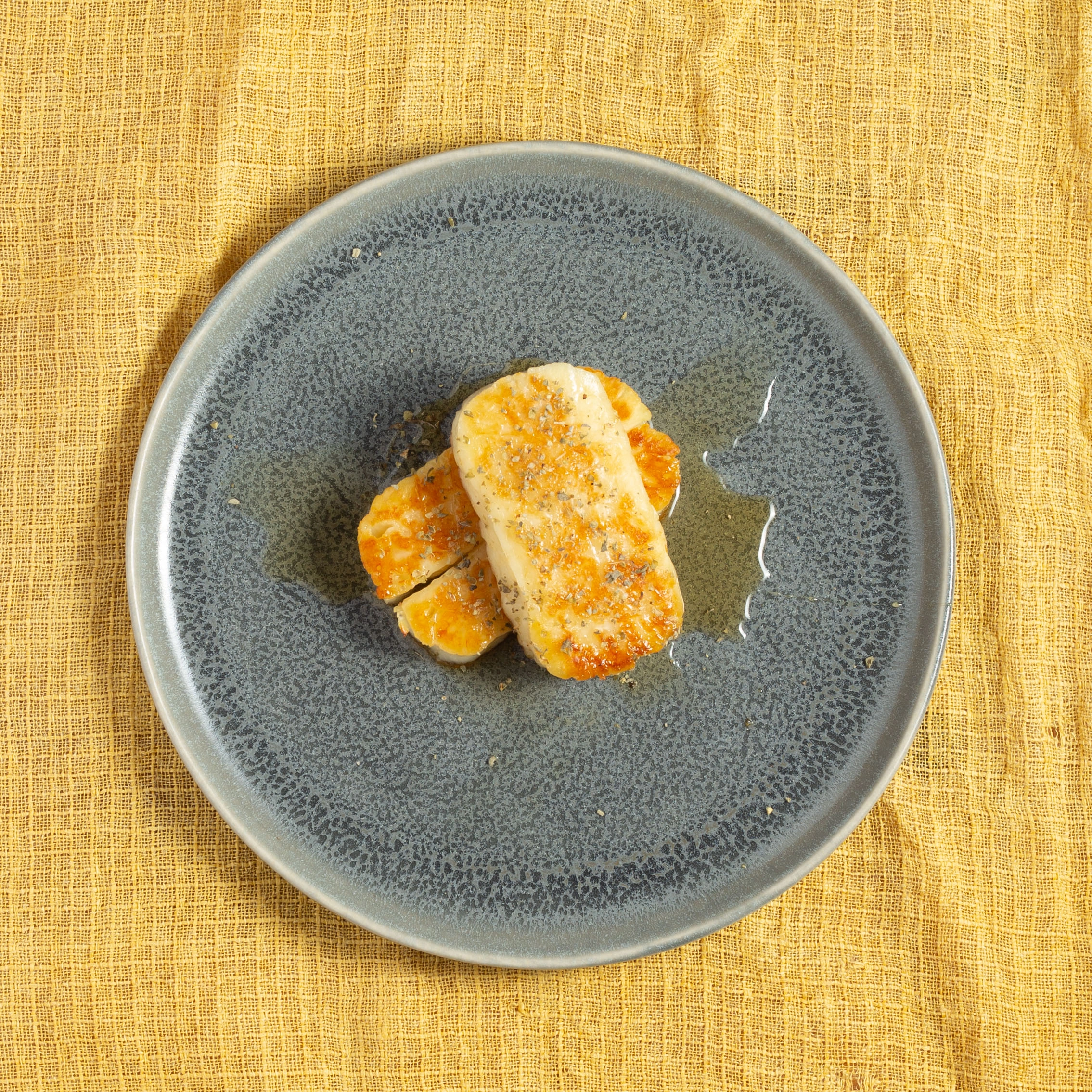 Fried Halloumi Seasoned With Oregano, Lemon And Honey (V)