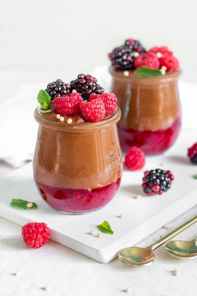 Chocolate Mousse And Berries (V)