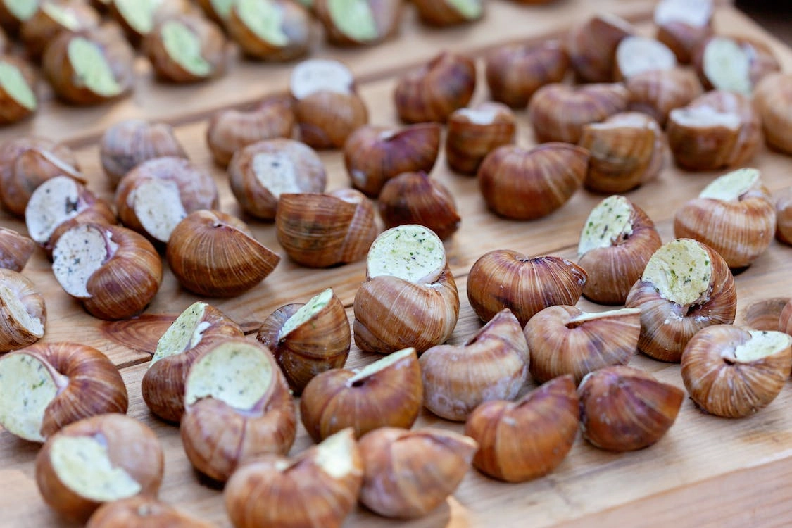 Garlic Wine Snails With Pea & Mint Puree