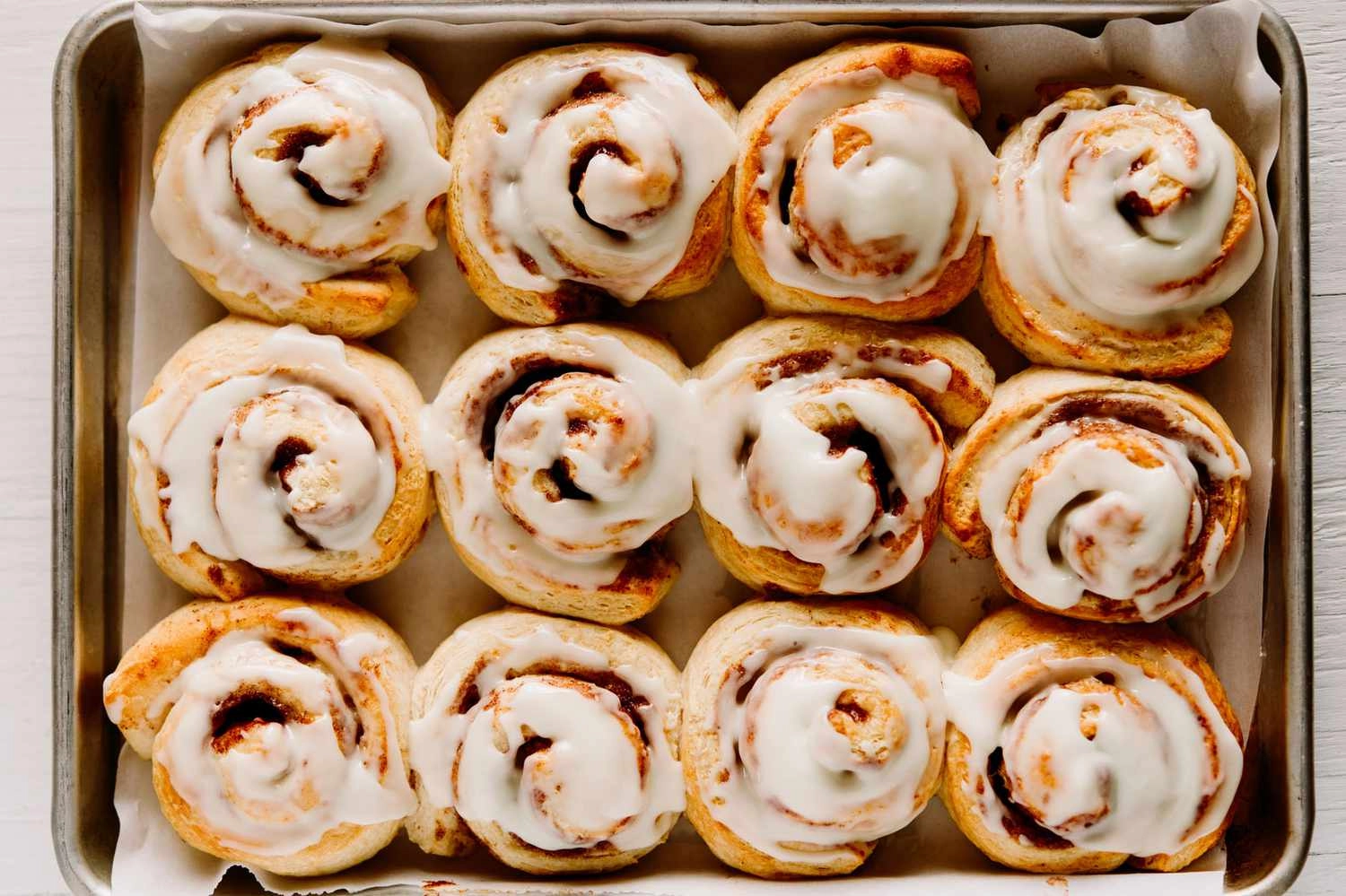 Home Baked Cinamon Buns (V)