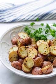 Roasted Garlic Goose Potatoes With Rosemary And Thyme (V)
