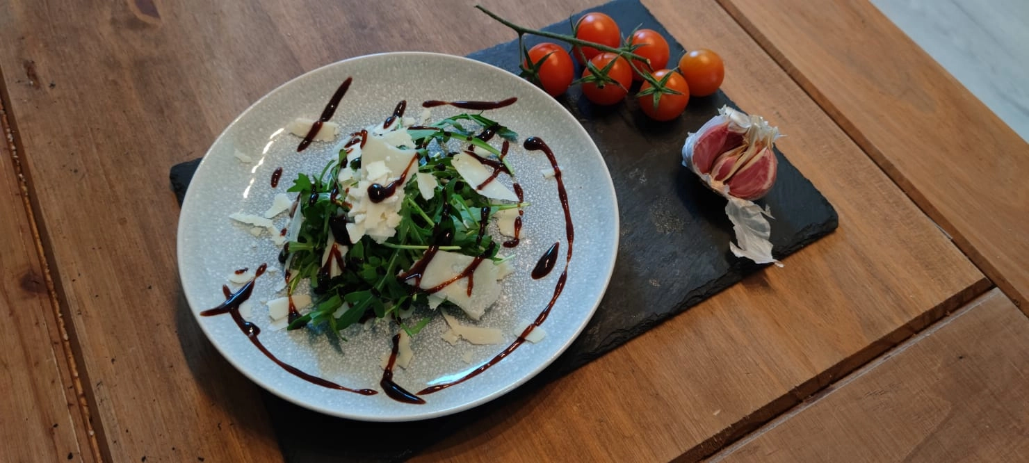 Parmesan Salad With Wild Rocket & Fresh Citrus (V)
