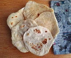 Toasted Warm Flatbreads & Minted Chilli Sauce