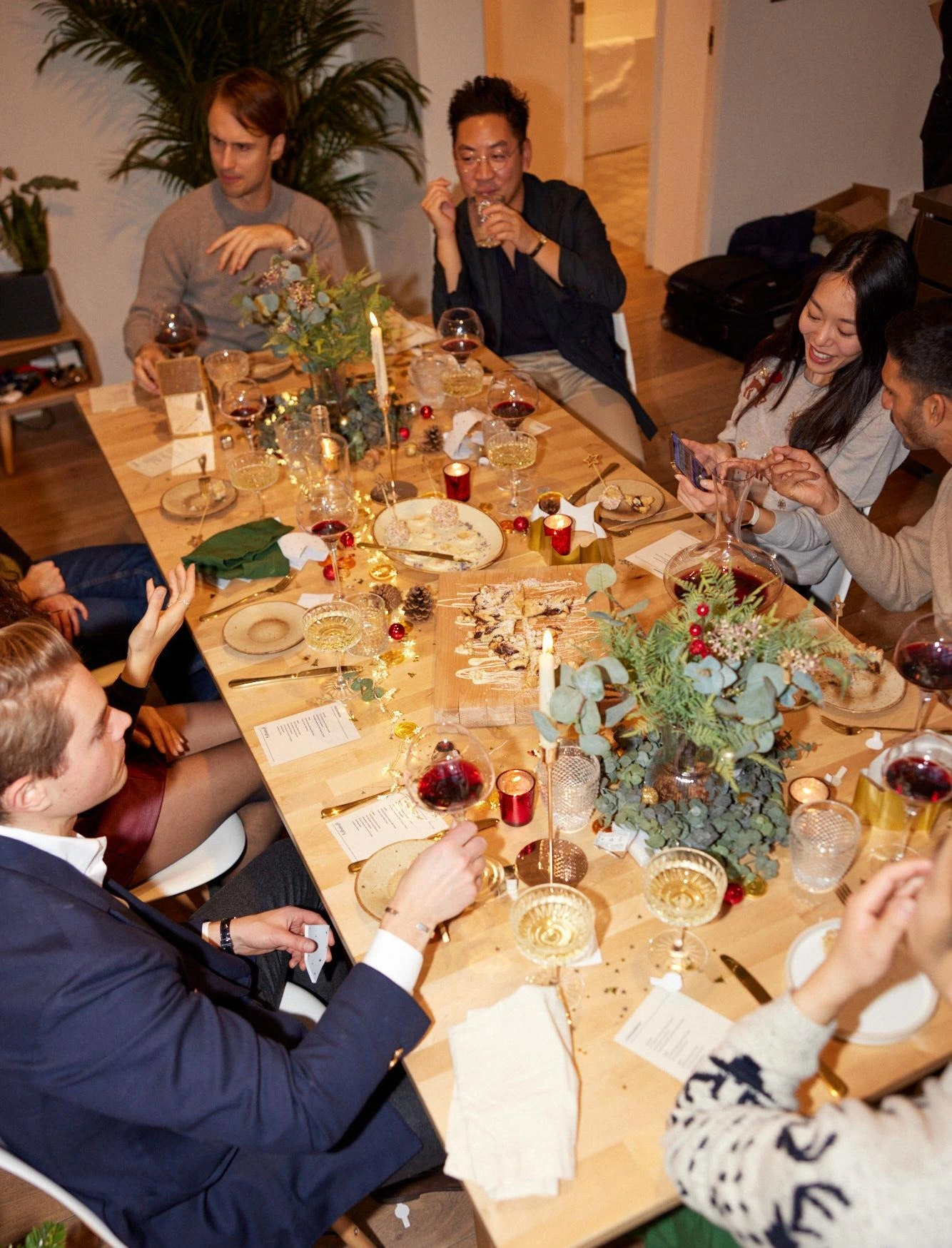 Christmas dinner with friends/family 🎄