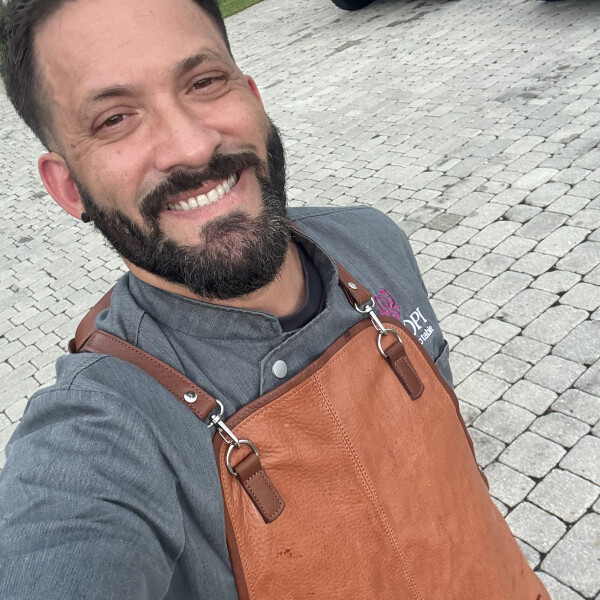 Fernando G's cover image